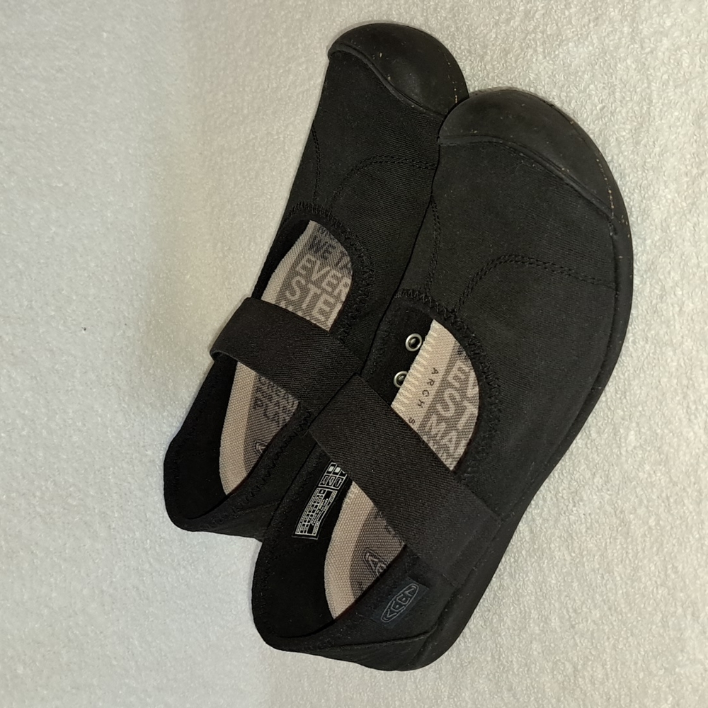 SZ 7.5 KEEN Sienna Mary Jane Black Canvas slip on shoes